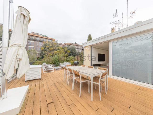 Appartamento in vendita di 190 m² in Via della Mendola