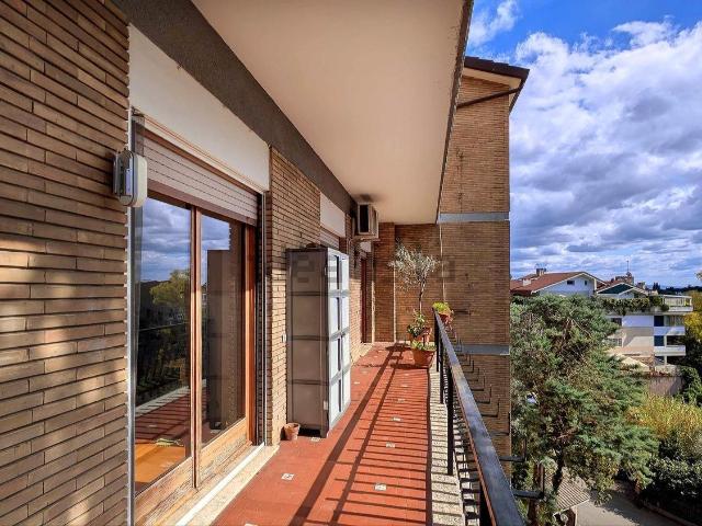 Appartamento in vendita di 190 m² in Via della Mendola, 148