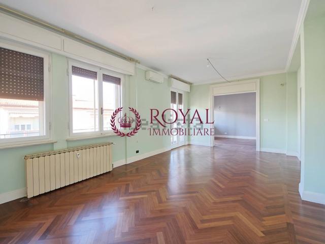 Appartamento in vendita di 190 m² in Via delle Siepi