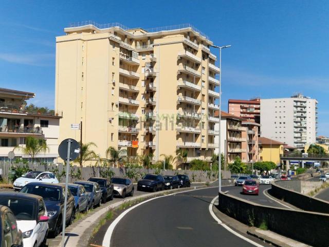 Appartamento in vendita di 190 m² in Via Due Obelischi, 46