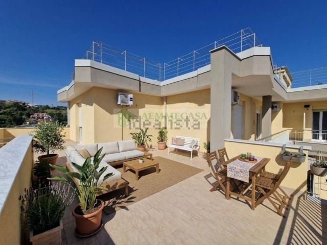 Appartamento in vendita di 190 m² in Via Due Obelischi, 46