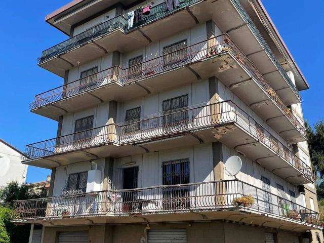 Appartamento in vendita di 190 m² in Via Fontana Bracchi