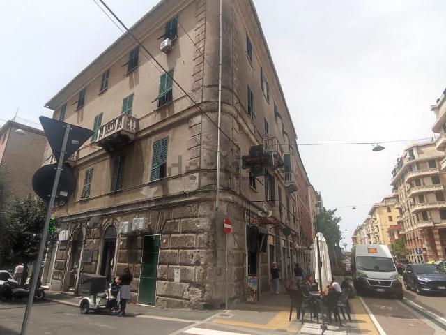 Appartamento in vendita di 190 m² in Via Federico Gattorno, 1