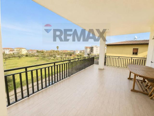 Appartamento in vendita di 190 m² in Via Fior Di Loto, 1