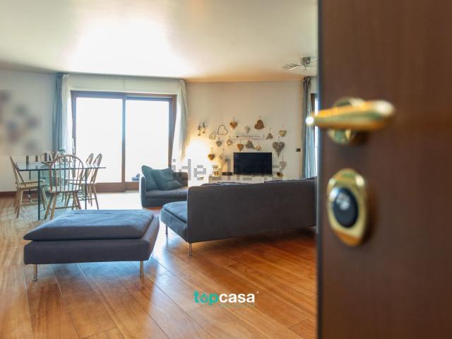 Appartamento in vendita di 190 m² in Via Francesco Crispi, 12