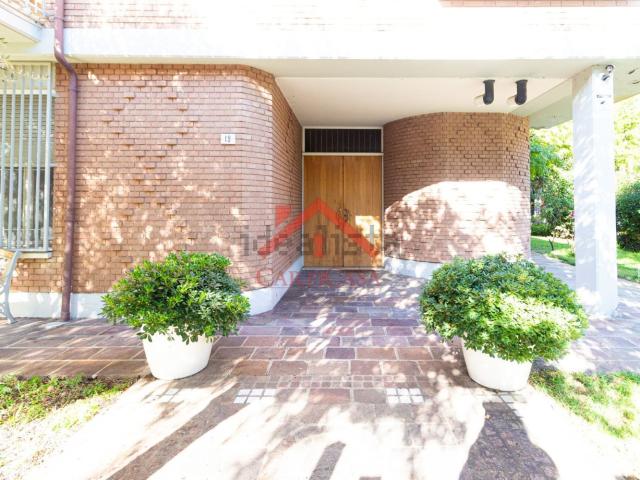 Appartamento in vendita di 190 m² in Via Francesco Saverio Nitti, 19