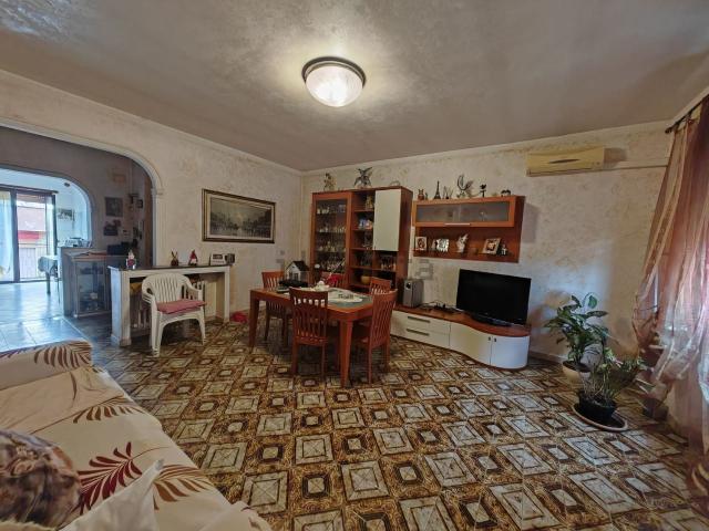 Appartamento in vendita di 190 m² in Via Lucio D&apos Ambra
