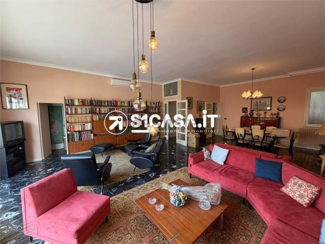 Appartamento in vendita di 190 m² in Via Luciano Manara, 26