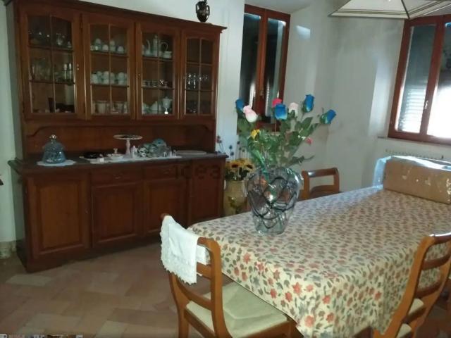 Appartamento in vendita di 190 m² in Via Montottonese Sud
