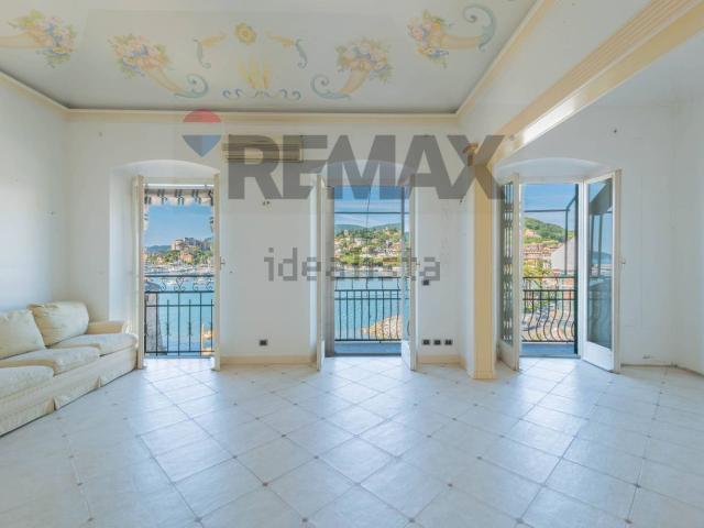 Appartamento in vendita di 190 m² in Via Montebello, 5