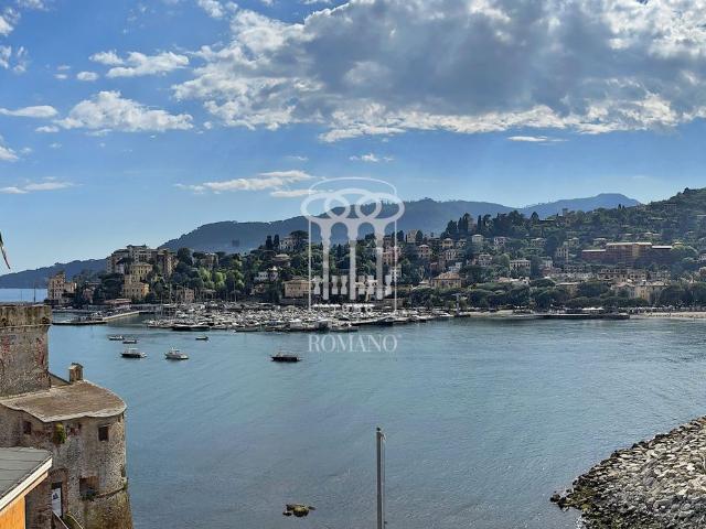 Appartamento in vendita di 190 m² in Via Montebello, 11