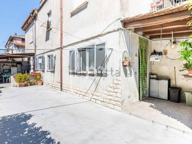 Appartamento in vendita di 190 m² in Via Polverigi