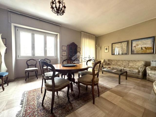 Appartamento in vendita di 190 m² in Via Roma, 95