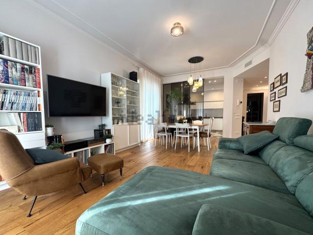 Appartamento in vendita di 190 m² in Via Raffaello Sanzio, 96