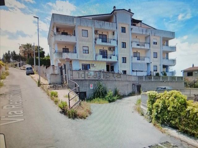 Appartamento in vendita di 190 m² in Via Repubblica Ceca
