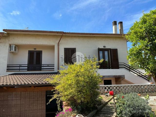 Appartamento in vendita di 190 m² in Via Riccardo Bacchelli