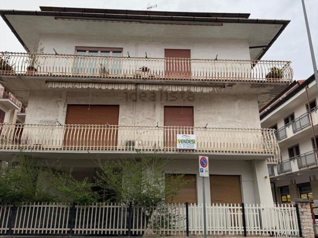Appartamento in vendita di 190 m² in Via Vincenzo Bellini