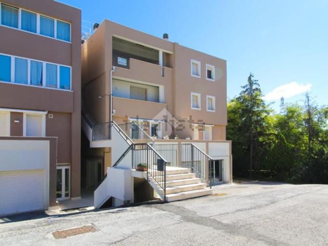 Appartamento in vendita di 190 m² in Via Zante, 21