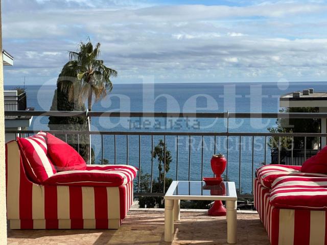Appartamento in vendita di 190 m² in Viale Giosuè Carducci, 11