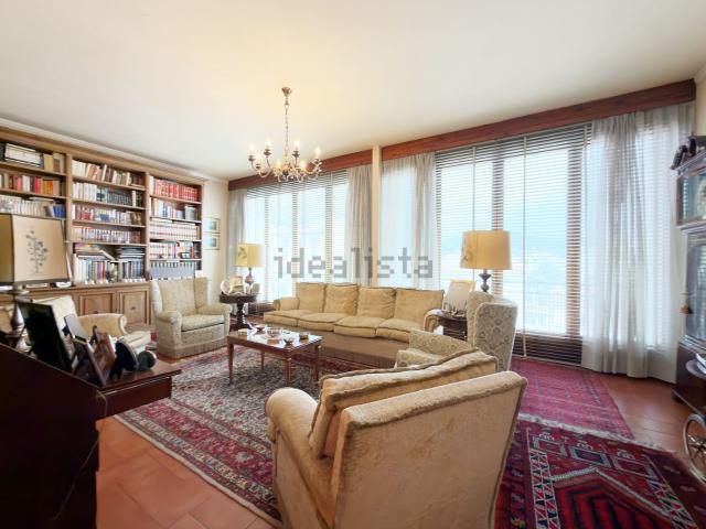 Appartamento in vendita di 190 m² in Viale Giacomo Matteotti