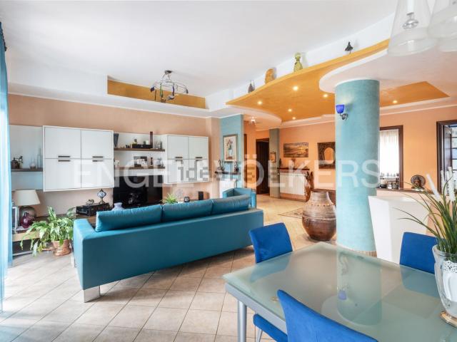 Appartamento in vendita di 190 m² in Viale Italia, 108