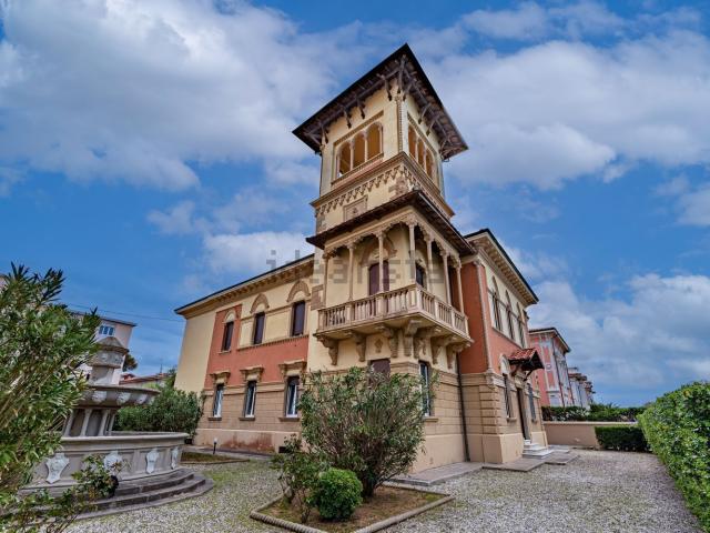 Appartamento in vendita di 190 m² in Viale Italia