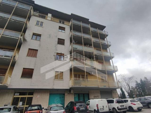 Appartamento in vendita di 190 m² in Viale Principe di Piemonte, 104