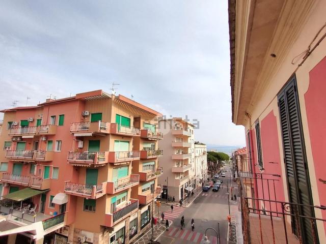 Appartamento in vendita di 190 m² in Corso Cavour, 25