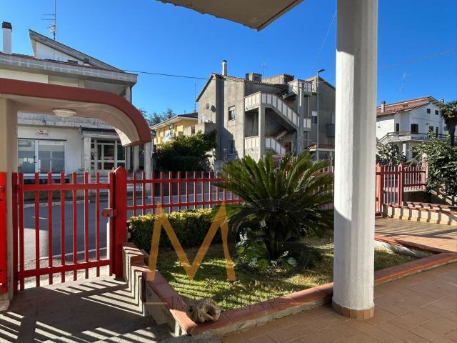 Appartamento in vendita di 190 m² in Piazza della Comunità Europea, 11