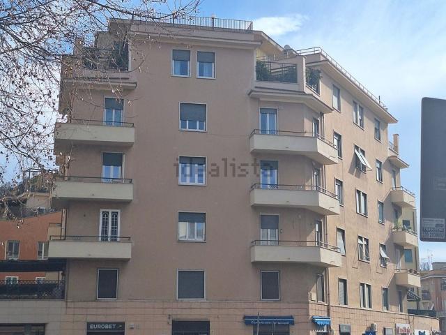 Appartamento in vendita di 190 m² in Piazza Mariano Armellini