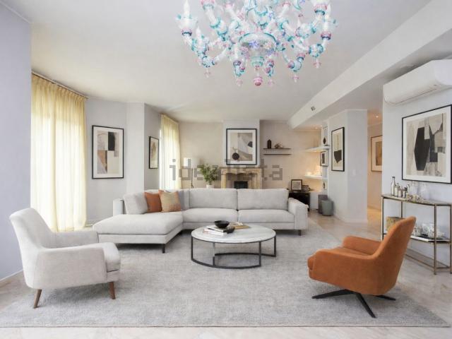 Appartamento in vendita di 190 m² in Piazzale Gabrio Piola
