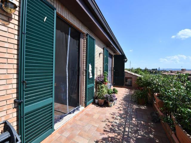 Appartamento in vendita di 190 m² in Strada della Coroncina