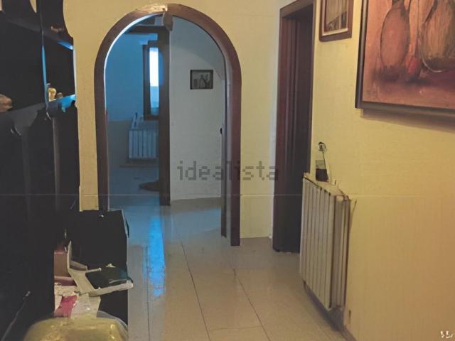 Appartamento in vendita di 191 m² in Via Delle Zagare