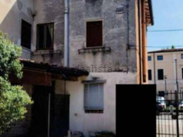 Appartamento in vendita di 191 m² in Via Roma