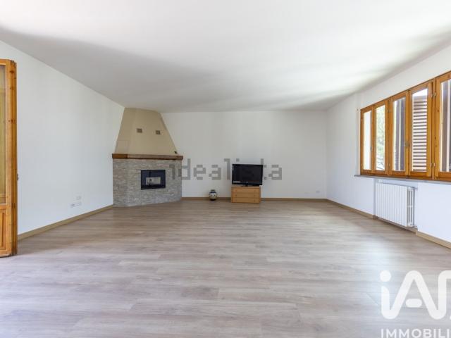 Appartamento in vendita di 191 m² in Via Trento