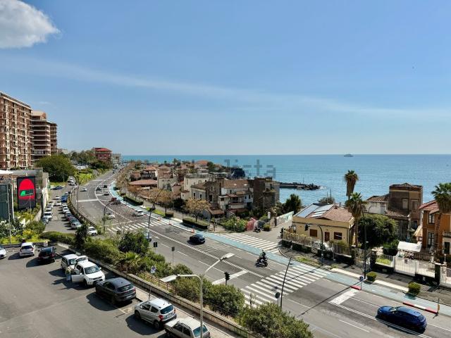 Appartamento in vendita di 191 m² in Viale Alcide De Gasperi, 93