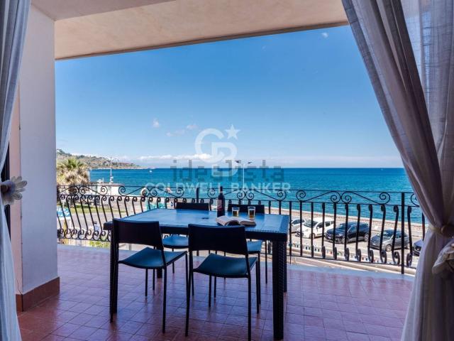 Appartamento in vendita di 192 m² in Via Cristoforo Colombo, 5