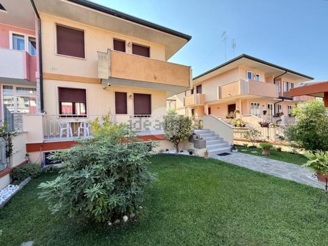 Appartamento in vendita di 192 m² in Via Giuseppe Vianelli, 51
