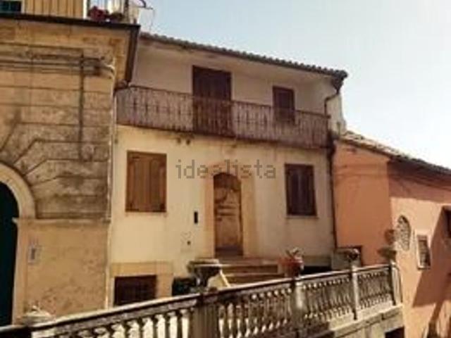 Appartamento in vendita di 192 m² in Via Don G. Vercillo