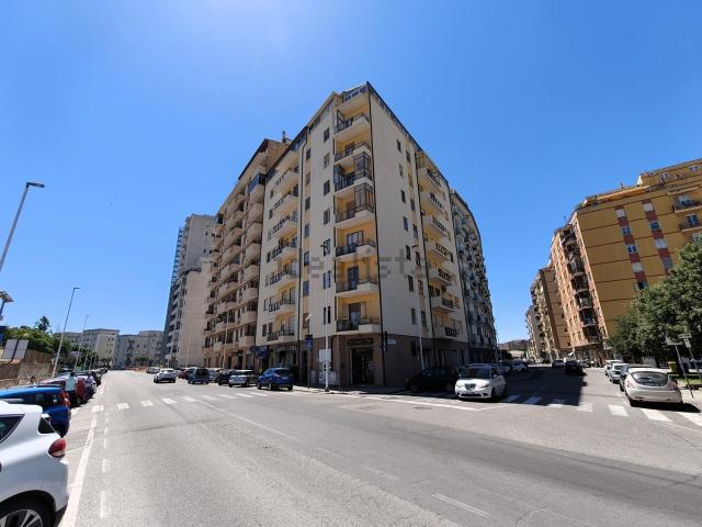 Appartamento in vendita di 192 m² in Via dei Donoratico, 43