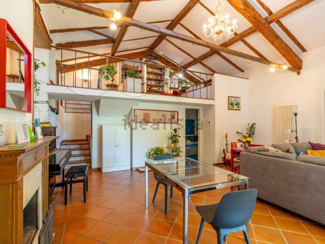 Appartamento in vendita di 192 m² in Via delle Terremare, 999