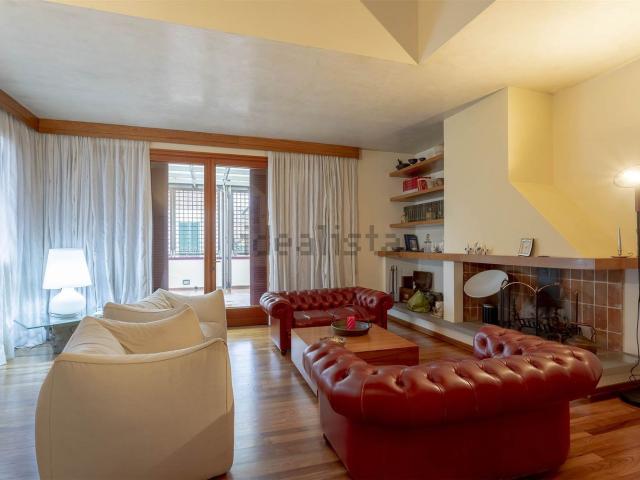 Appartamento in vendita di 192 m² in Via Silvio Pellico