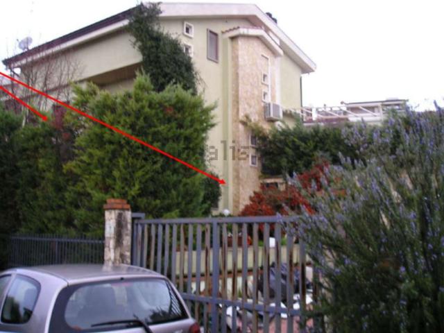 Appartamento in vendita di 192 m² in Via Silvio Pellico
