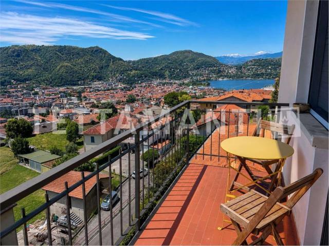 Appartamento in vendita di 192 m² in Via per Brunate, 47