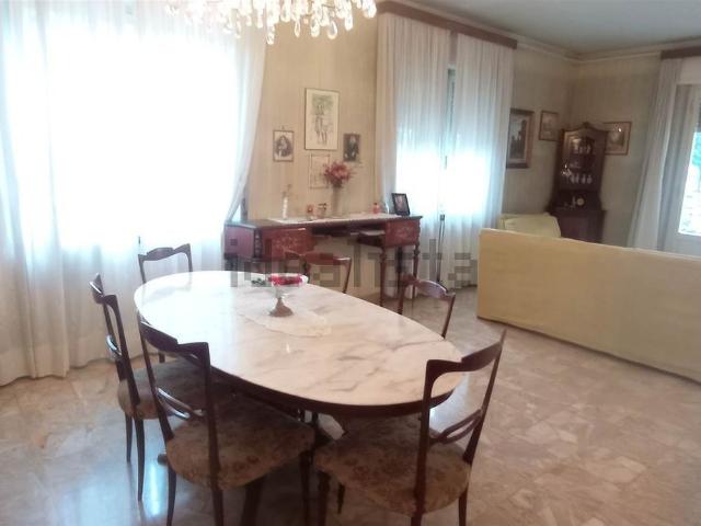 Appartamento in vendita di 192 m² in Viale Macallè