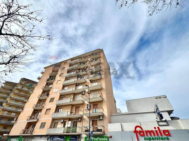 Appartamento in vendita di 192 m² in Viale Magna Grecia, 258