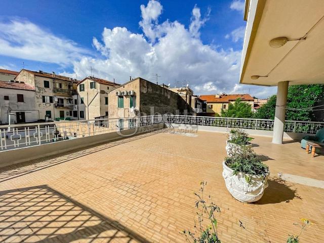 Appartamento in vendita di 192 m² in Piazza Giovambattista Lulli