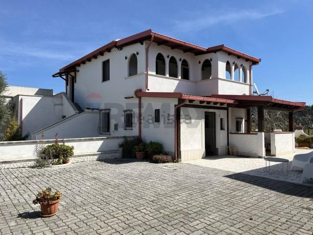 Appartamento in vendita di 192 m² in Strada Senza Nome