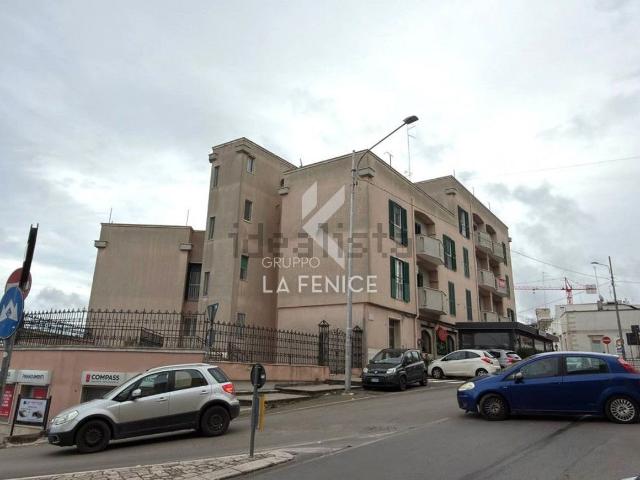 Appartamento in vendita di 192 m² in Strada Statale 172, 104