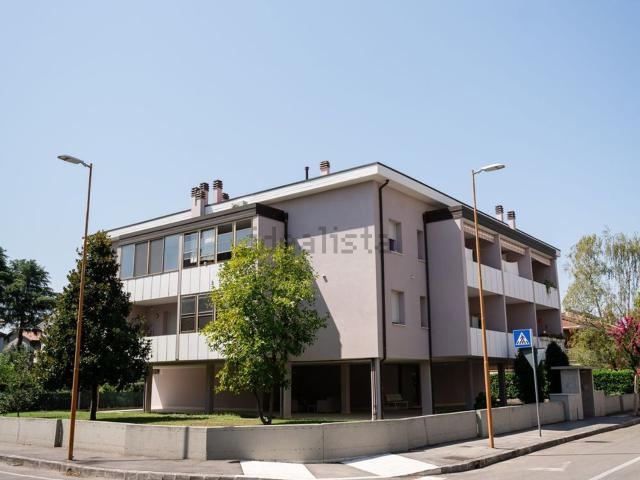 Appartamento in vendita di 193 m² in Via C. Cafiero, 89